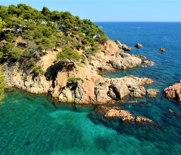 Camí de Ronda Platja Castell – Cap Roig: a stunning coastal footpath